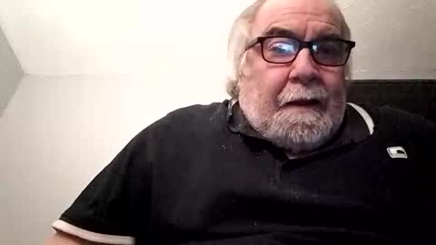 Snapshot of kickinme chatting on 09.28.25 KICKINME online show from 09.28.25