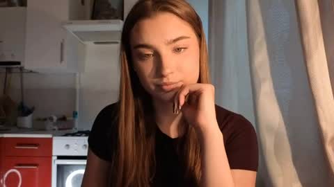 Ola my name is Lissa  Lets hit 10 Thumbs Up together   online show from 05.30.26
