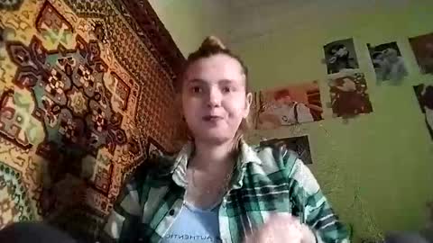 kikibang_ online show from 10.31.25