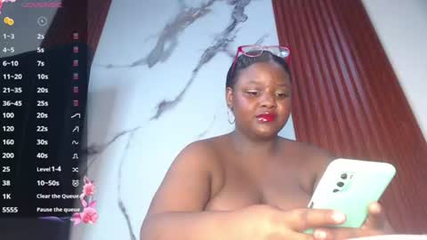 Snapshot of kim_brown2 chatting on 06.11.26 Kim Follow me please online show from 06.11.26