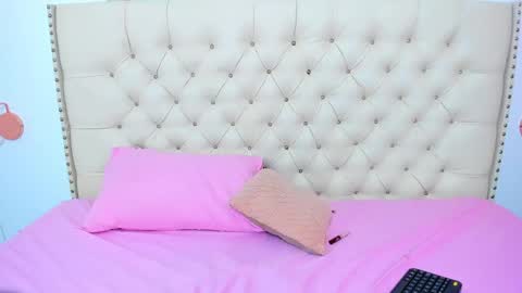 kim_eli online show from 12.19.24