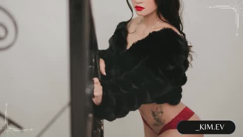 Kim  online show from 01.16.25