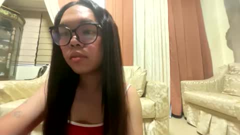 Snapshot of kim_kyile chatting on 04.06.26 KYLIE online show from 04.06.26