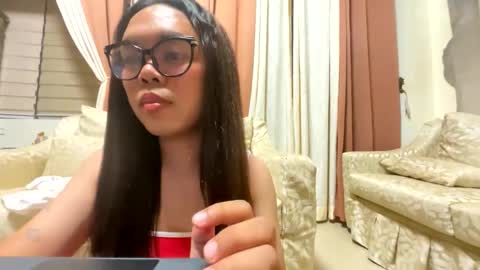 Snapshot of kim_kyile chatting on 04.07.26 KYLIE online show from 04.07.26