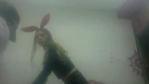 Snapshot of kim_xx09 chatting on 12.01.25 YENCYYY online show from 12.01.25