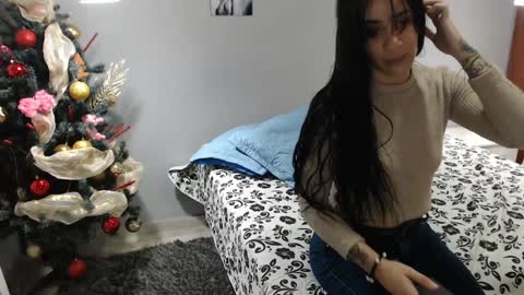 Snapshot of kimandyuk chatting on 12.21.24 Kim  Yuk online show from 12.21.24