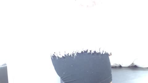 Snapshot of kimandyuk chatting on 02.08.25 Kim  Yuk online show from 02.08.25