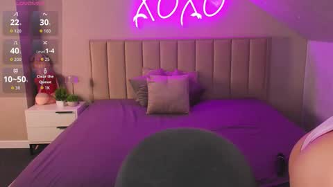 Snapshot of kimberlly_smith chatting on 11.24.25 kimberlly_smith online show from 11.24.25