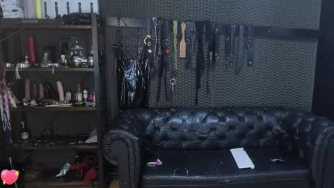  KIMBERLY SWAN  online show from 11.23.25