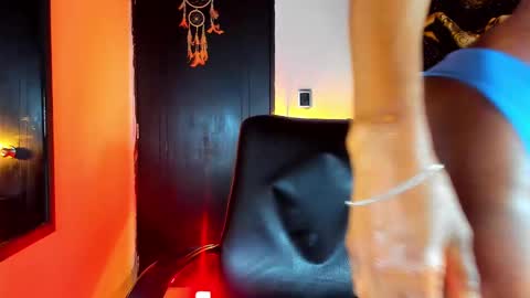 Snapshot of kimberlybanks2 chatting on 01.04.25 Kimberly Banks online show from 01.04.25