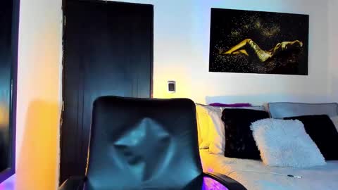 Snapshot of kimberlybanks2 chatting on 01.20.25 Kimberly Banks online show from 01.20.25