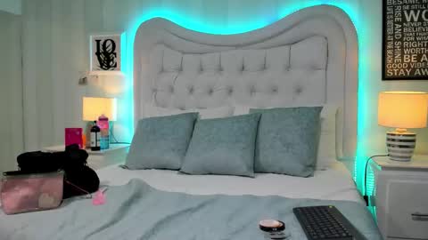 KimBrooks online show from 09.16.25