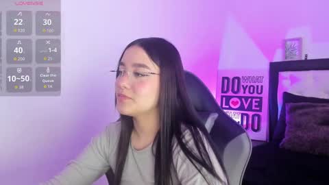 Snapshot of kimgarcez chatting on 09.13.25 kimgarcez online show from 09.13.25