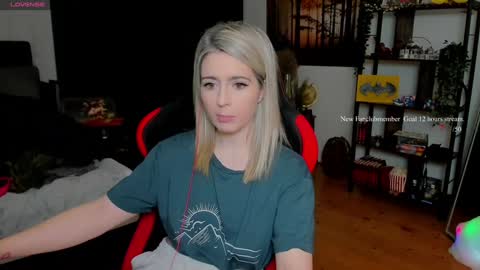 Wolfs Girl online show from 03.04.26