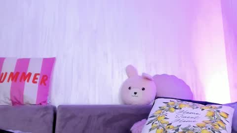 Snapshot of kimkardassiann chatting on 11.21.25 Natalie online show from 11.21.25