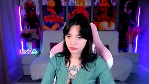 Snapshot of kimm_wong chatting on 12.01.25 kimm wong online show from 12.01.25