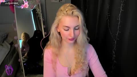 Snapshot of kimmy1_powell chatting on 05.03.26 kimmy1_powell online show from 05.03.26