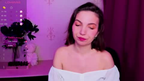 Hazel online show from 03.13.26