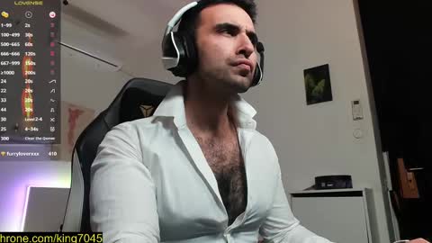 Snapshot of king7045 chatting on 03.08.25 king7045 online show from 03.08.25