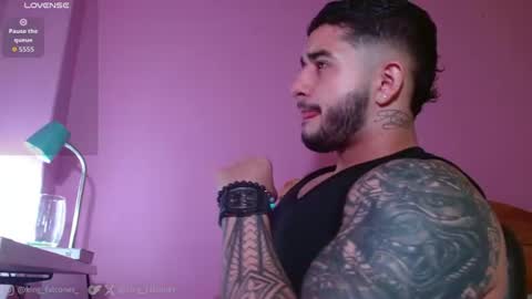 Snapshot of king_falconer chatting on 06.18.26 Angel Falconer online show from 06.18.26