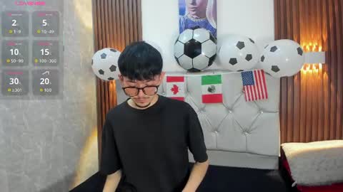 Snapshot of king_luxury1 chatting on 06.22.26 King online show from 06.22.26