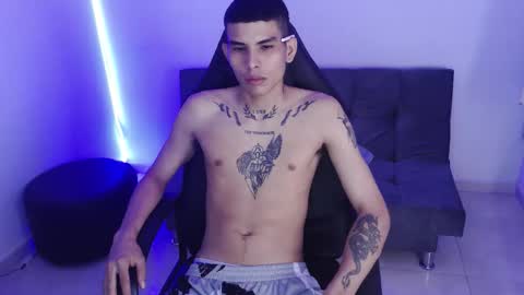 Snapshot of king_warlord chatting on 12.19.25 king_warlord online show from 12.19.25