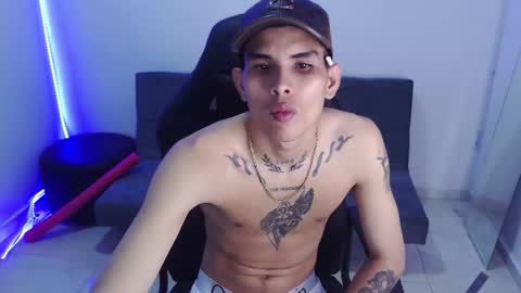 Snapshot of king_warlord chatting on 12.23.25 king_warlord online show from 12.23.25