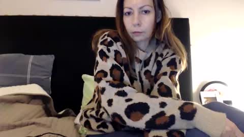 sexysexyhotwetpinkredpussy online show from 04.24.26