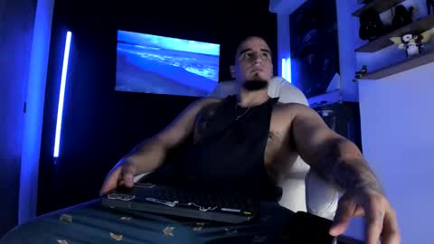 King Bear online show from 09.15.25