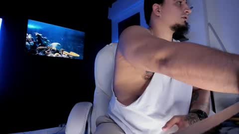 King Bear online show from 09.22.25