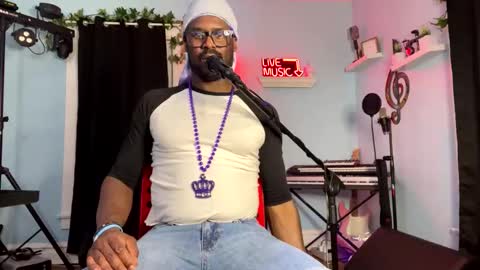 Snapshot of kingcorbra chatting on 02.06.25 KC online show from 02.06.25