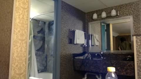 Snapshot of kinglibra420 chatting on 02.10.25 loyal fuck online show from 02.10.25