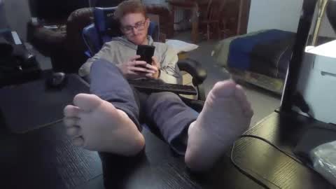 Snapshot of kingoffootfetish chatting on 01.11.25 Master King Tommy online show from 01.11.25