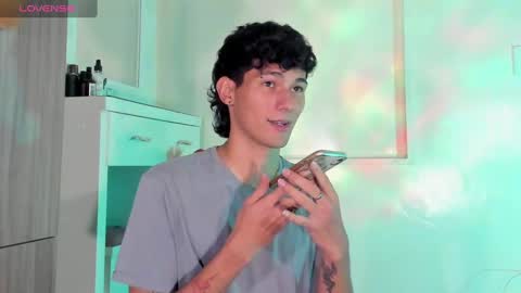  A L E X  online show from 02.18.25