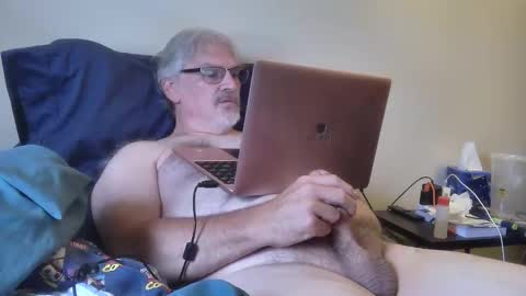 Snapshot of kingtongue10 chatting on 06.05.26 kingtongue10 online show from 06.05.26