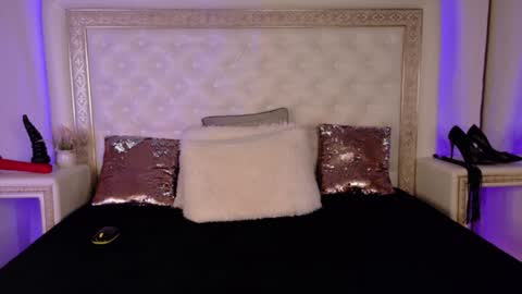 Snapshot of kinky_courtney chatting on 01.17.25 Courtney online show from 01.17.25