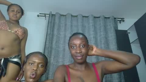 kinky_leila online show from 06.19.26