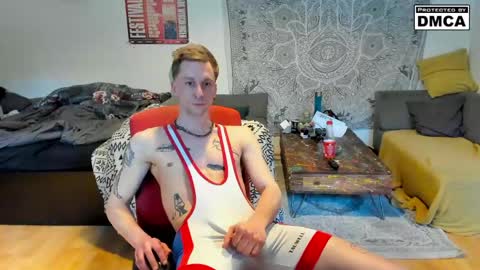 Snapshot of kinky_spidey chatting on 04.19.26 kinky_spidey online show from 04.19.26