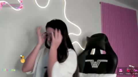 Snapshot of kinky_yeyns chatting on 02.22.26 kinky yeyns online show from 02.22.26