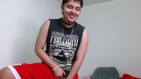 Snapshot of kinkybabies_ chatting on 01.27.25 Mercury online show from 01.27.25