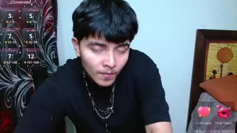 Snapshot of kinkybabies_ chatting on 02.21.25 Mercury online show from 02.21.25