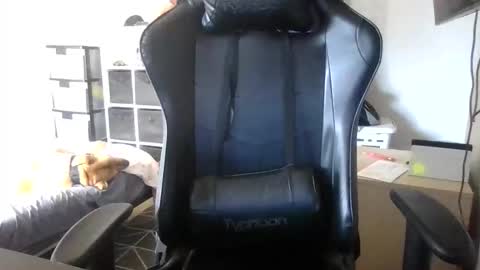 Snapshot of kinkybinerd chatting on 11.20.25 Horny Bloomy online show from 11.20.25