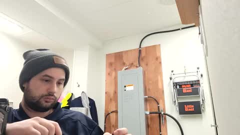 Snapshot of kinkycouple1789 chatting on 02.23.25 Maysie and Hunter online show from 02.23.25