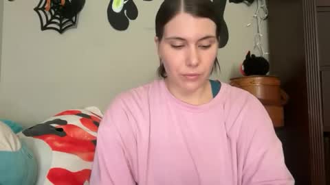 Snapshot of kinkycreative chatting on 11.06.25 kinkycreative online show from 11.06.25