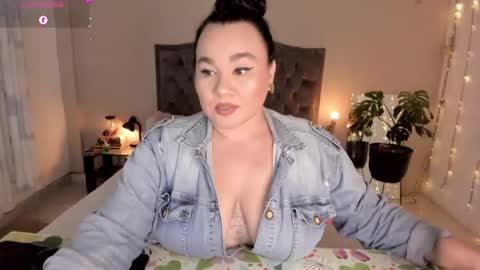 Snapshot of kinkyelise chatting on 06.09.26 Jenny online show from 06.09.26