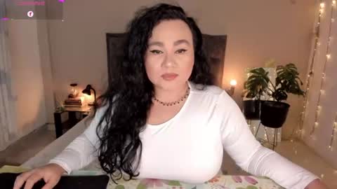 Snapshot of kinkyelise chatting on 06.15.26 Jenny online show from 06.15.26