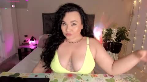 Snapshot of kinkyelise chatting on 06.24.26 Jenny online show from 06.24.26