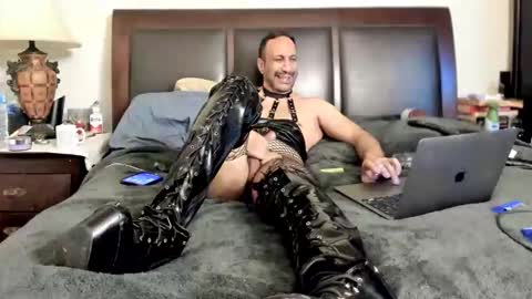 Snapshot of kinkyguy323232 chatting on 05.01.26 Kinkyguy323232 online show from 05.01.26