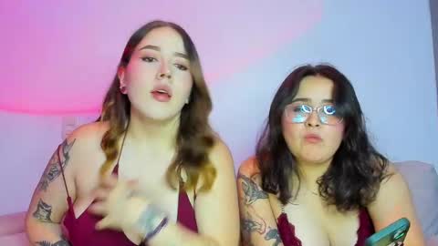 Snapshot of kinkyqueenscb chatting on 05.19.26 natasha and amber online show from 05.19.26