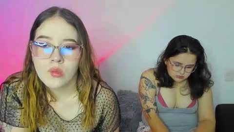 Snapshot of kinkyqueenscb chatting on 05.26.26 natasha and amber online show from 05.26.26